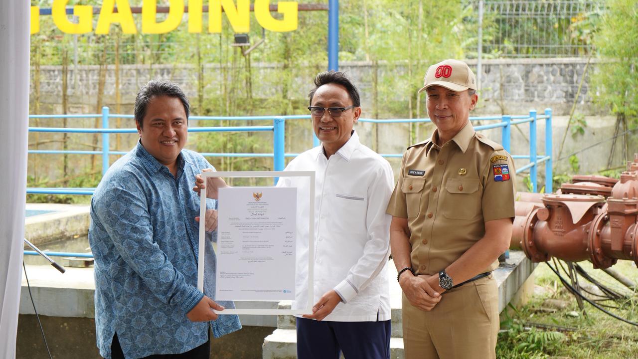 Serahkan Sertifikat Halal kepada Tirta Pakuan Bogor, BPJPH: Kebutuhan Air Bersih sangat Mendasar