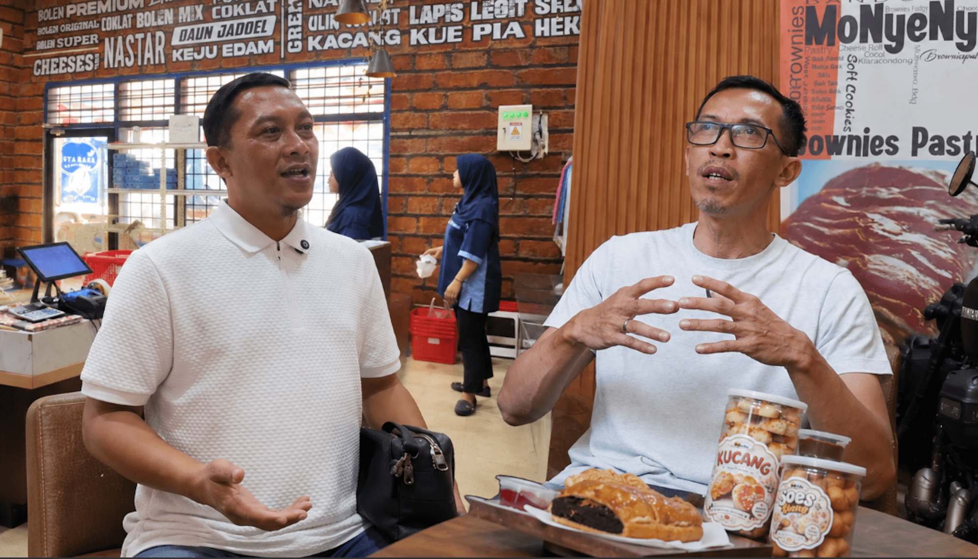 Kantongi Sertifikat Halal Gratis SEHATI, Dua Pengusaha Mikro Ini Perluas Pemasaran Produknya