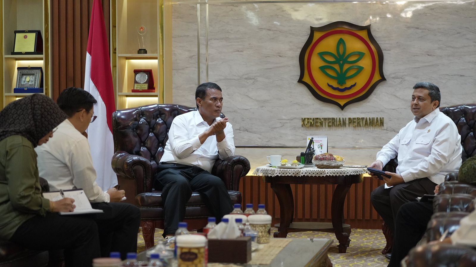 Bertemu Mentan, Kepala BPJPH Ajak Kolaborasi Sertifikasi Halal Produk Sektor Hulu