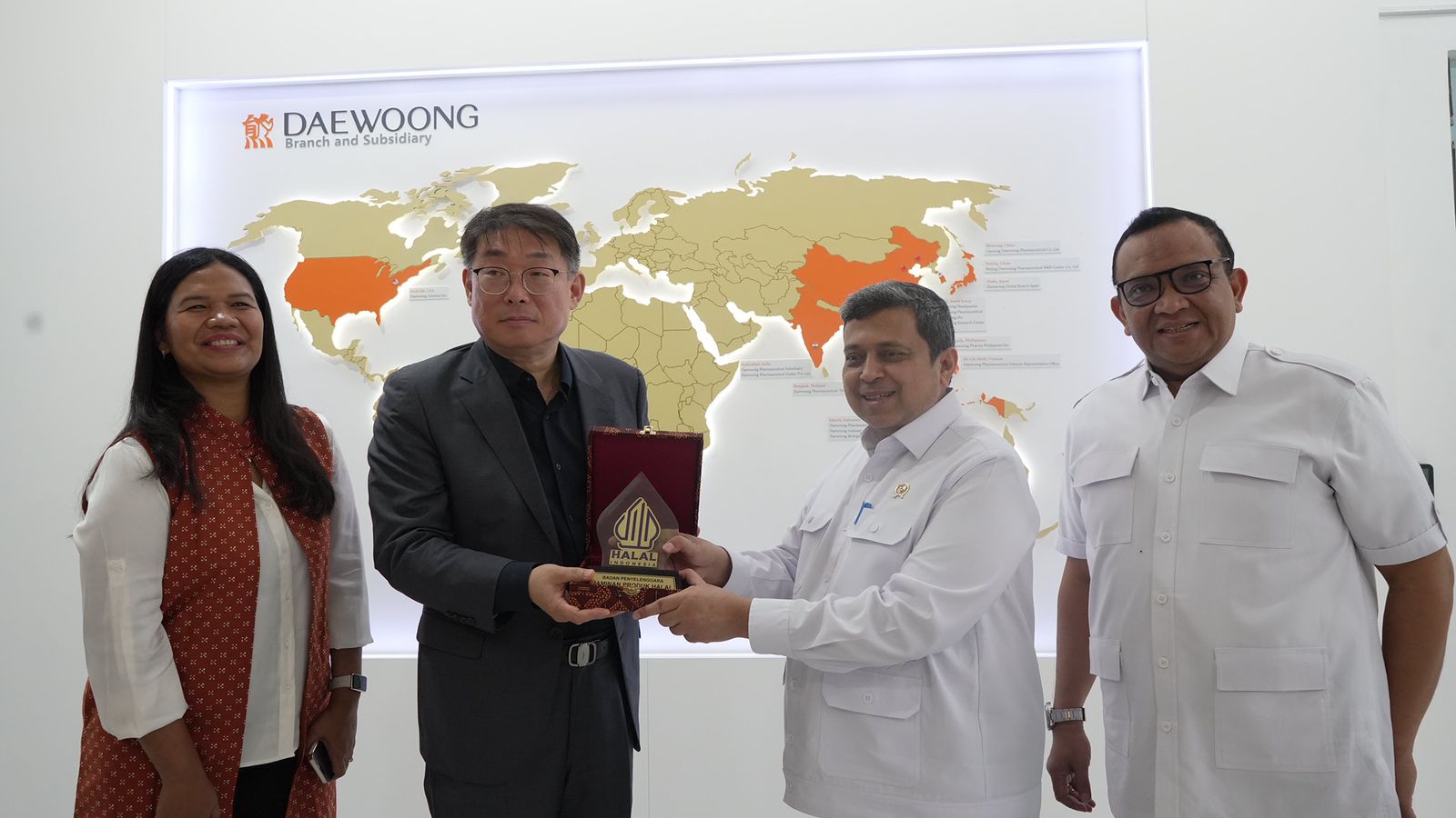 BPJPH Dorong Industri Farmasi Sertifikasi Halal Produknya 